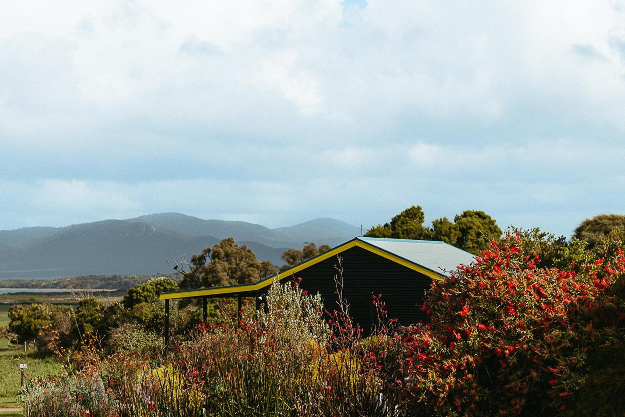 Black Cockatoo Cottages Yanakie Exterior photo